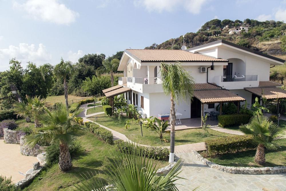 Hotel Marinella กาโปวาติกาโน ภายนอก รูปภาพ