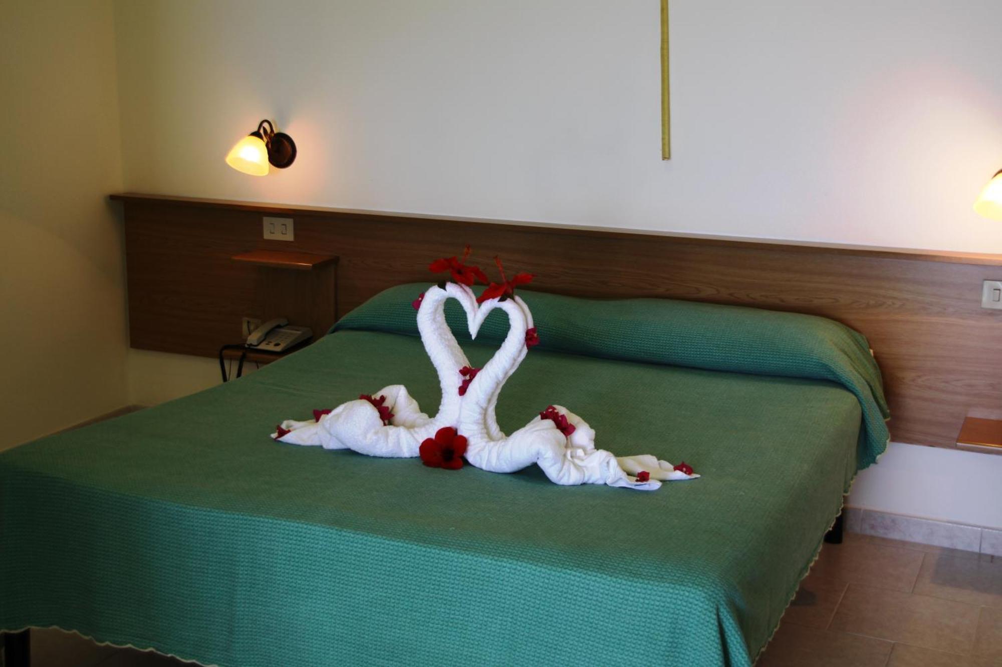 Hotel Marinella กาโปวาติกาโน ภายนอก รูปภาพ