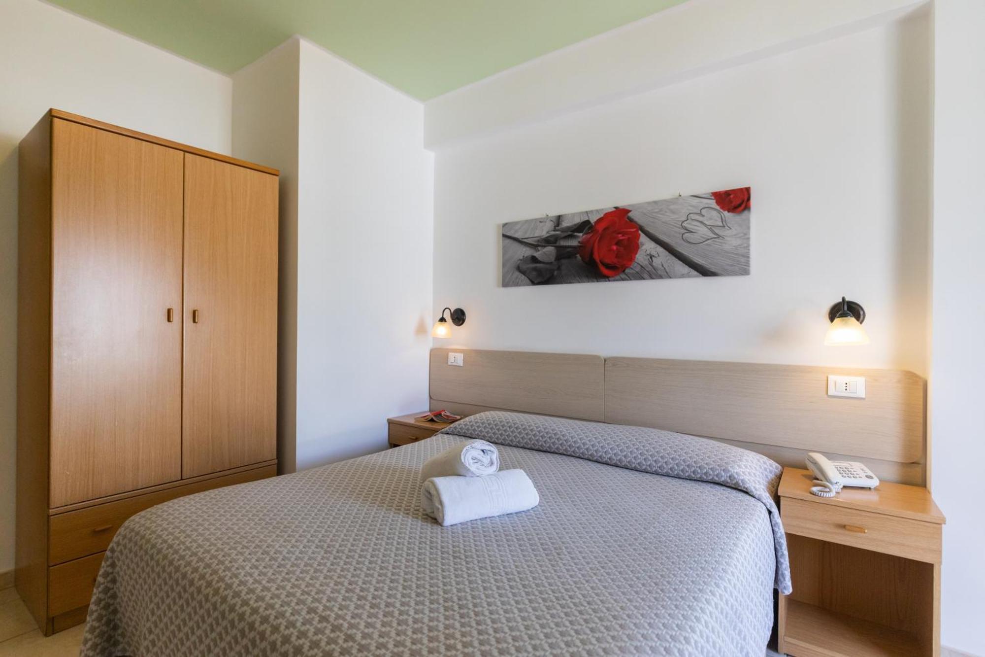 Hotel Marinella กาโปวาติกาโน ภายนอก รูปภาพ