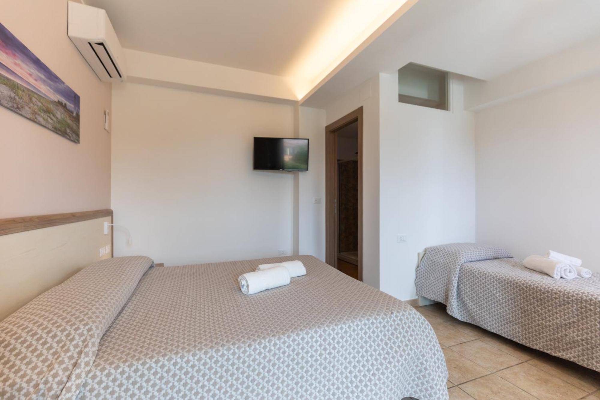 Hotel Marinella กาโปวาติกาโน ภายนอก รูปภาพ