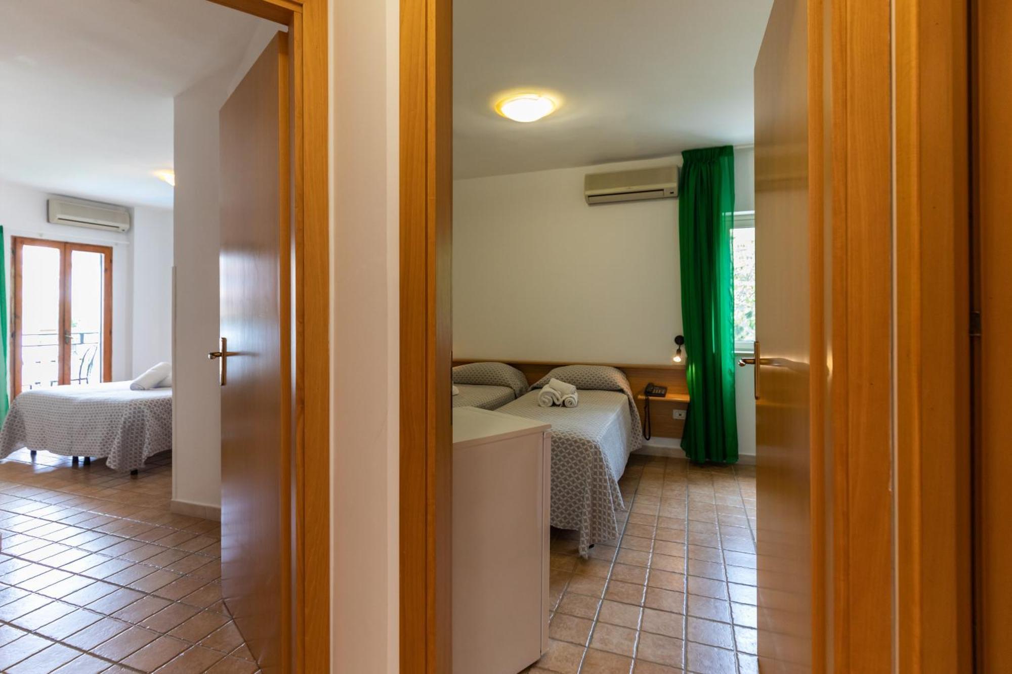 Hotel Marinella กาโปวาติกาโน ภายนอก รูปภาพ