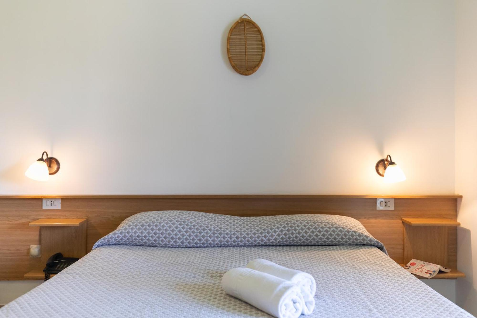 Hotel Marinella กาโปวาติกาโน ภายนอก รูปภาพ