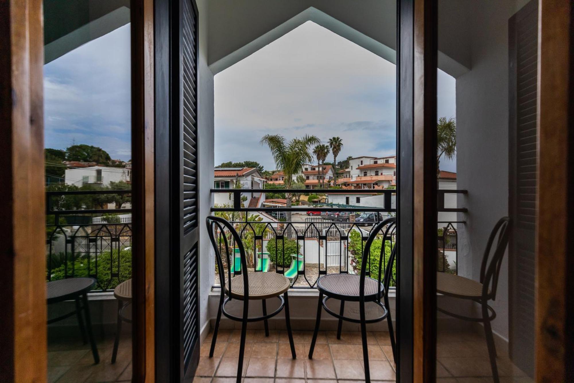 Hotel Marinella กาโปวาติกาโน ภายนอก รูปภาพ