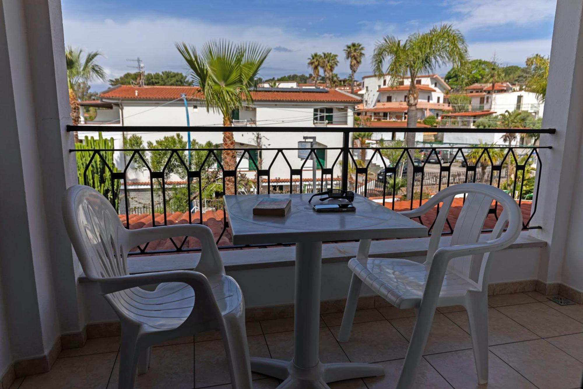 Hotel Marinella กาโปวาติกาโน ภายนอก รูปภาพ