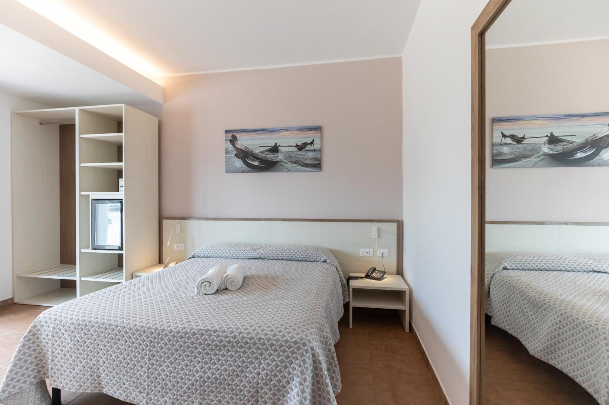 Hotel Marinella กาโปวาติกาโน ภายนอก รูปภาพ