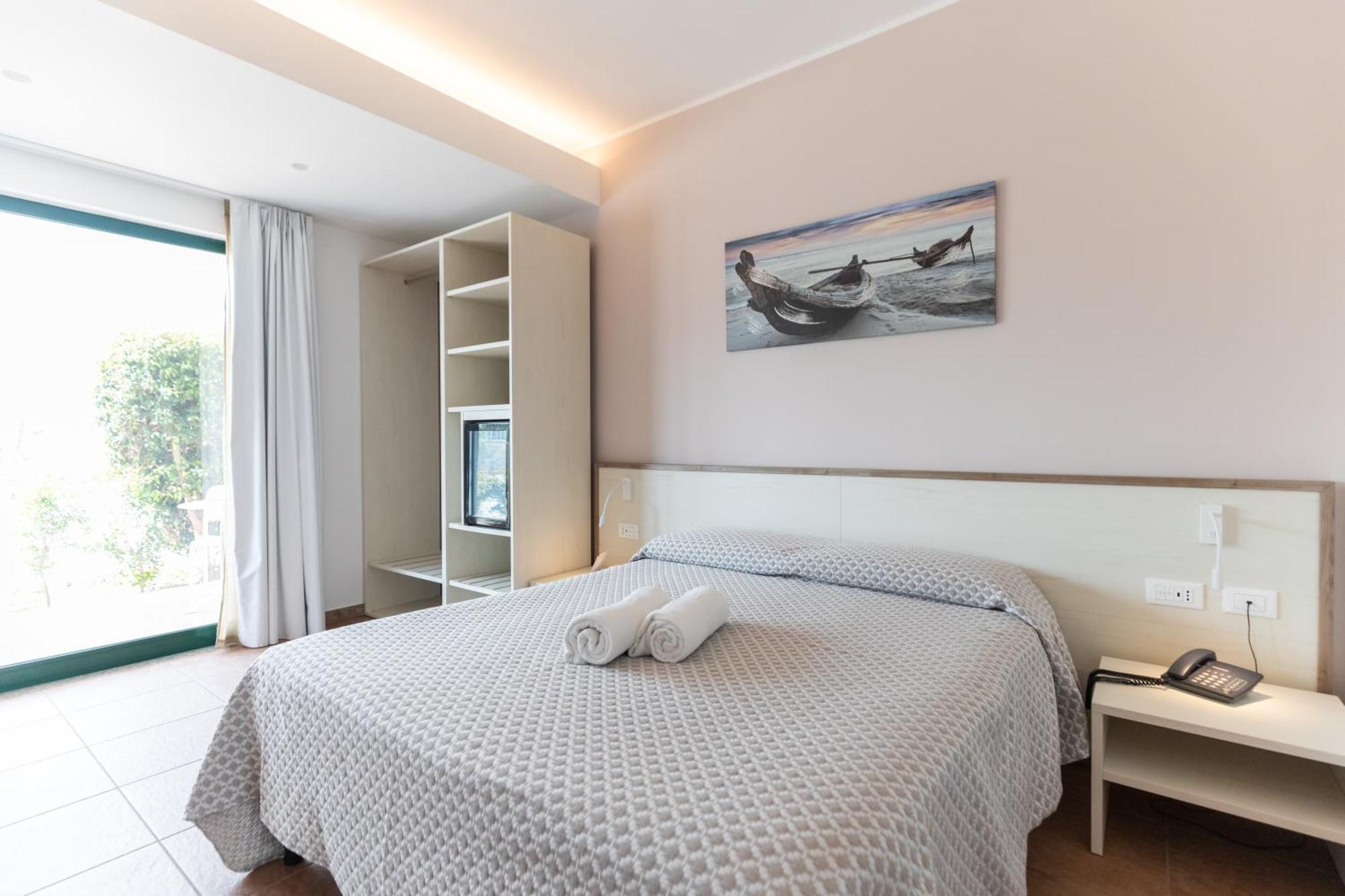 Hotel Marinella กาโปวาติกาโน ภายนอก รูปภาพ