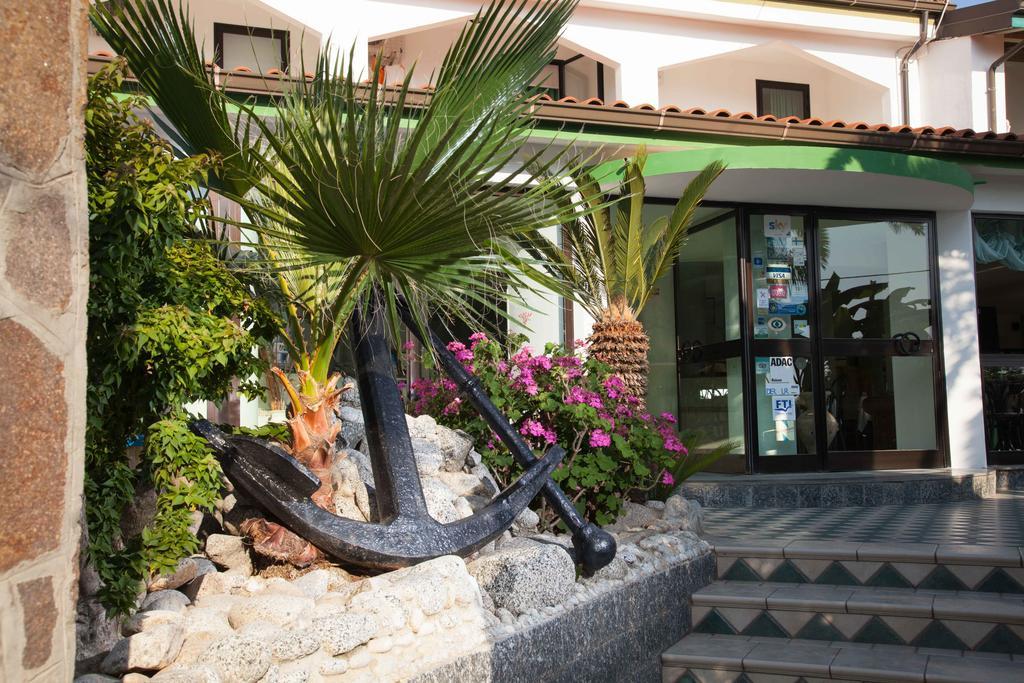 Hotel Marinella กาโปวาติกาโน ภายนอก รูปภาพ
